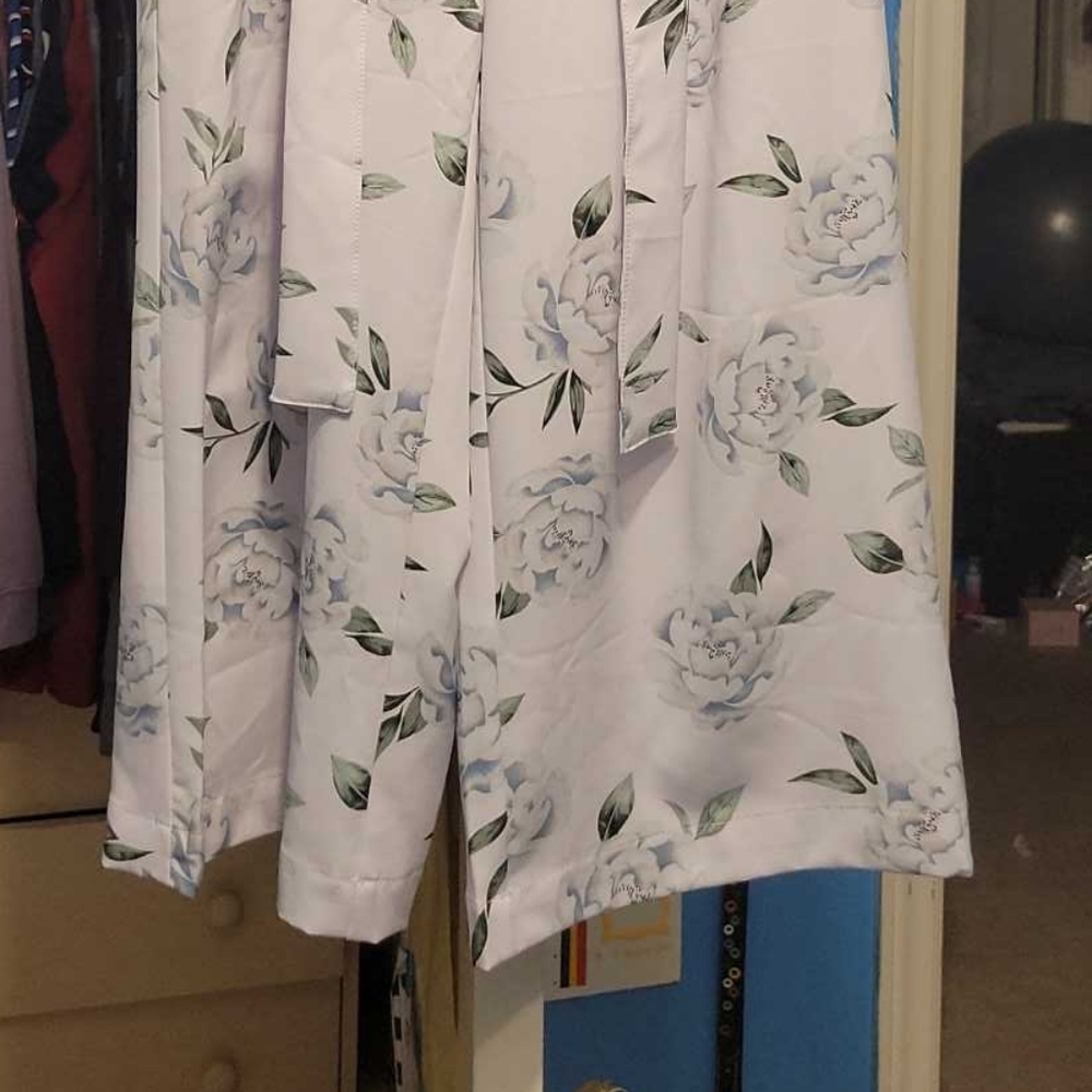Flare pants new with tags - Picture 3 of 4